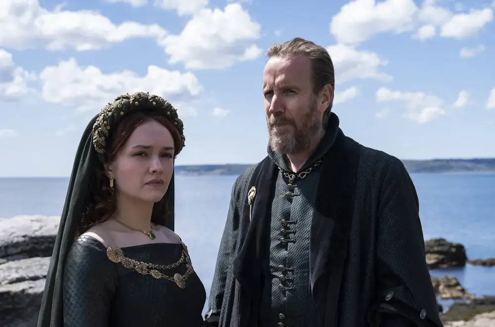 רשת HBO חושפת תמונות ראשונות מתוך "בית הדרקון", סדרת הבת של "משחקי הכס"