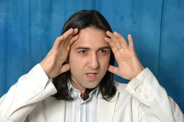 חולה סופני התאבד מול משרדי אורן זריף