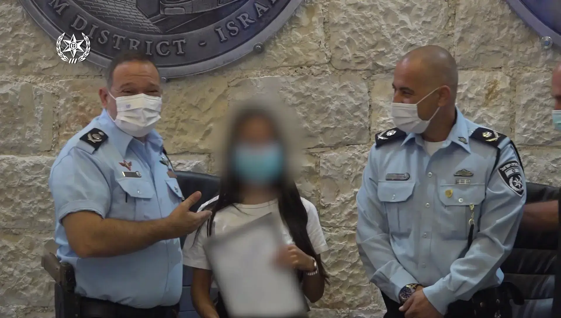 מחריד: התחזה לאישה, התכתב עם קטינים - וגרם לאבות לפגוע מינית בילדיהם