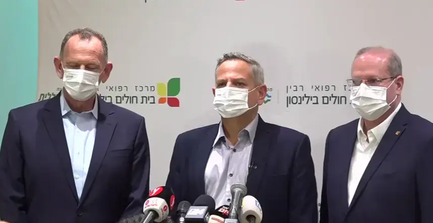 חיסון שלישי לקורונה: זה מה שחושבים בארה"ב