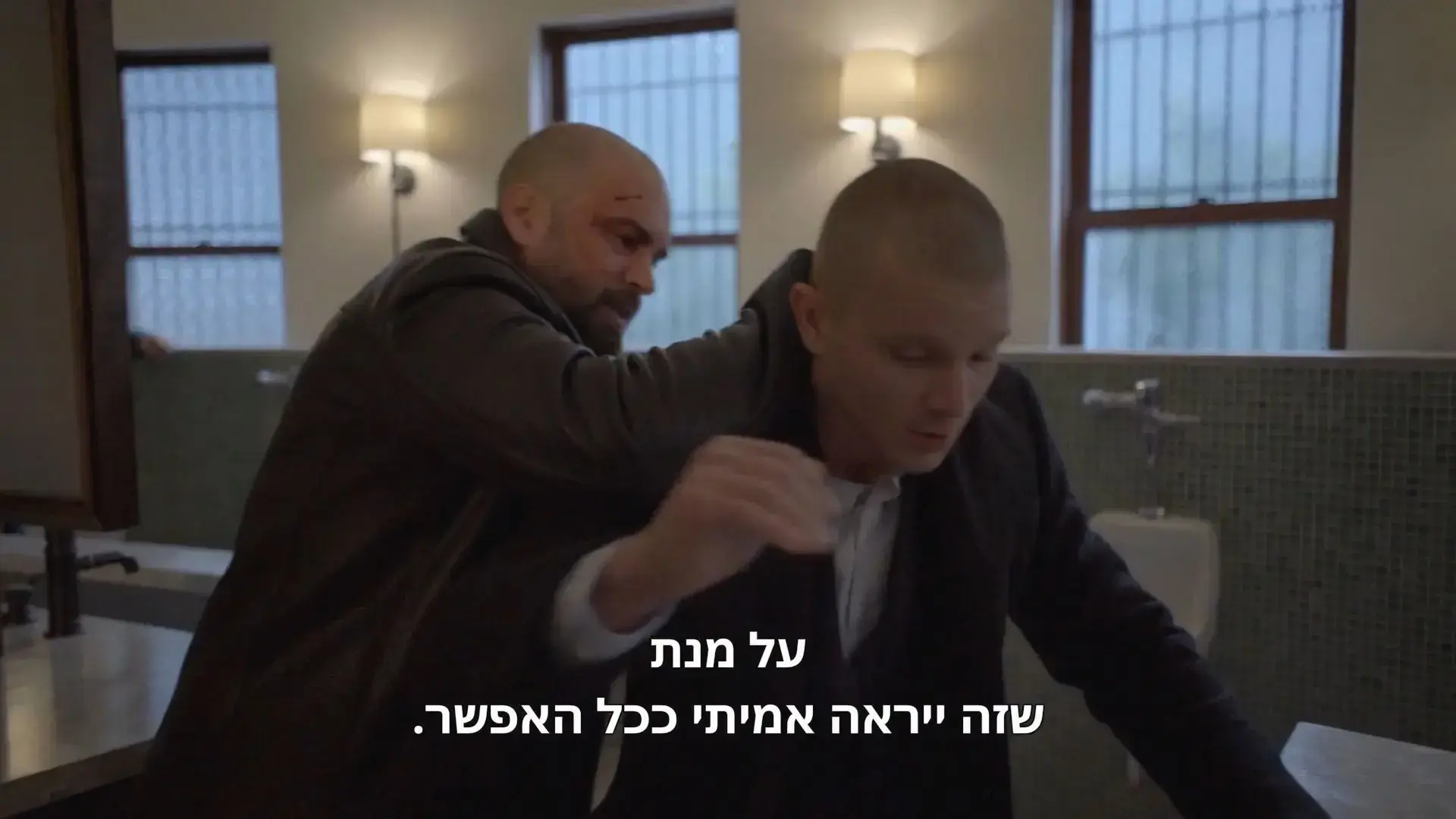 ליאור רז מאחורי הקלעים של "פגע וברח": "כפיל הפעלולים שלי לא מחבב אותי במיוחד"