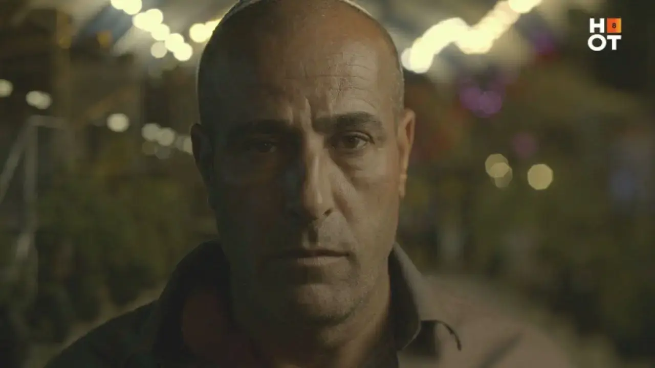דקירה קטלנית, התנהלות תמוהה והרבה סימני שאלה: הדוקו "חורים" ידיר שינה מעיני רבים