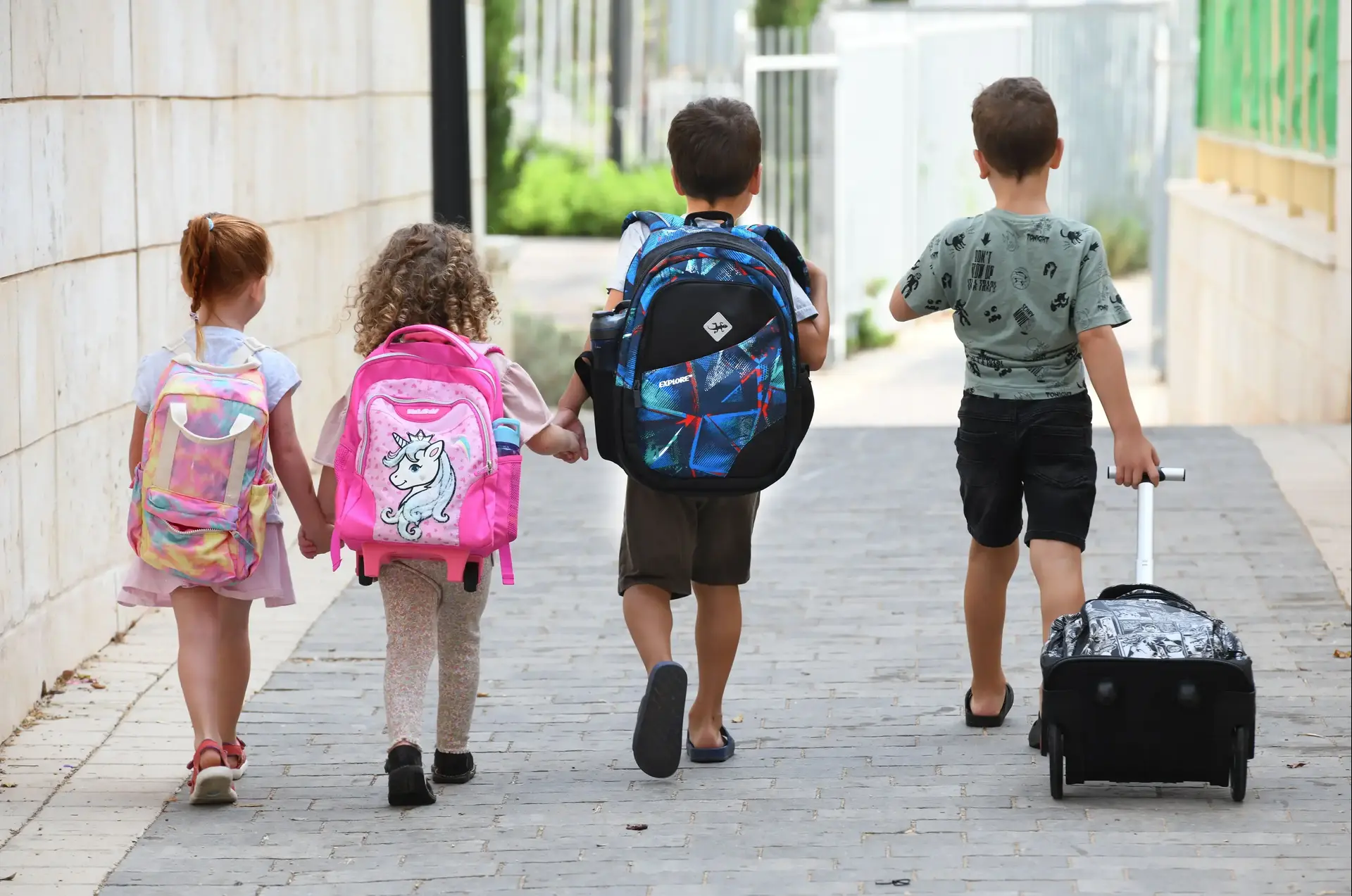 כמה שעות ביום מבלים הורים ישראלים עם ילדיהם?