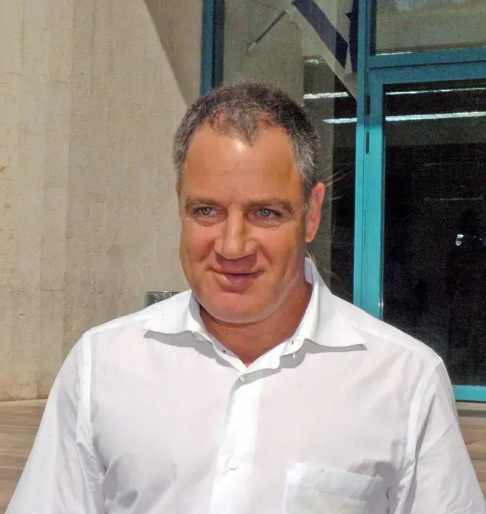 צים שוקעת בחובות עתק