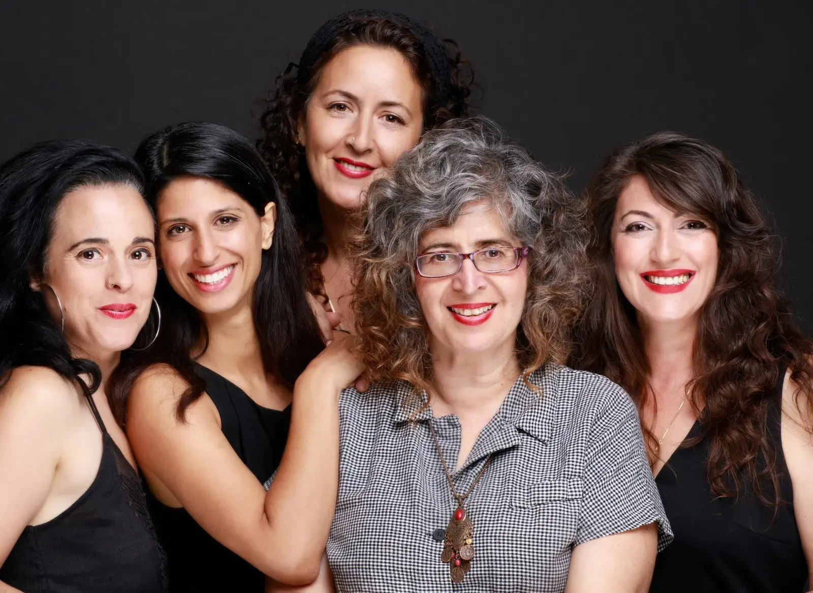 ההצגה הזו זועקת נגד רצח נשים בעוצמה. קשה להשתחרר מהמחנק בסופה
