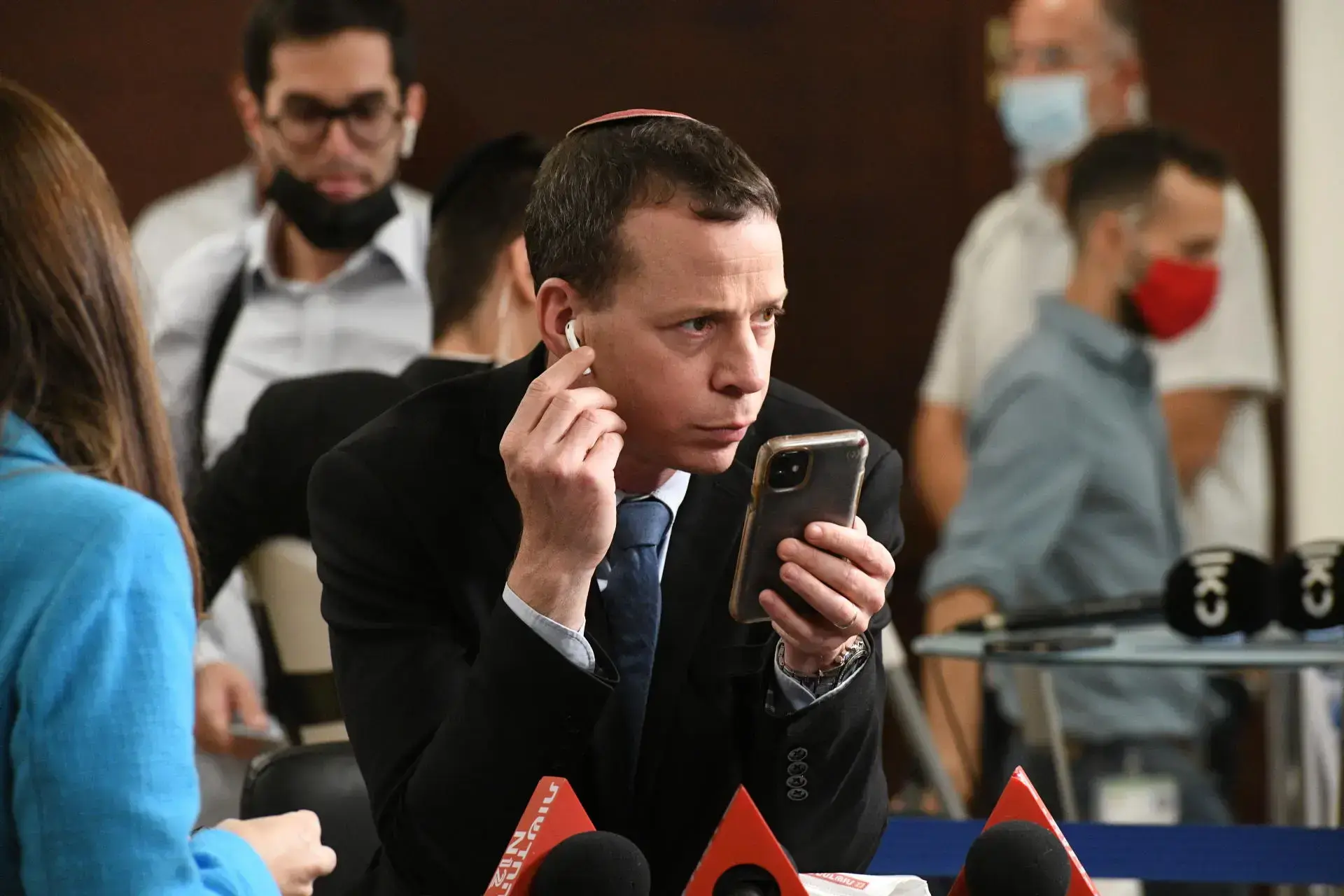 מרגישים מבוגרים יותר מהגיל שלכם? ככה זה משפיע עליכם