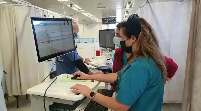 "זרק בקבוק לעברה": אחות הותקפה ע"י מטופל בבית החולים הלל יפה