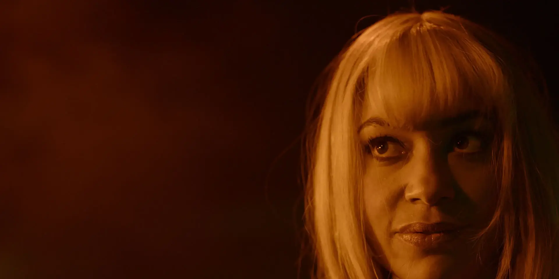קל להתמכר לשטויות: "תישאר קרוב" של הרלן קובן היא אחד הבינג'ים הכי טובים בנטפליקס