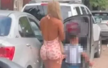 "אימהות בבית הספר אומרות לי שהבגדים שלי חושפניים מדי. הן מקנאות"
