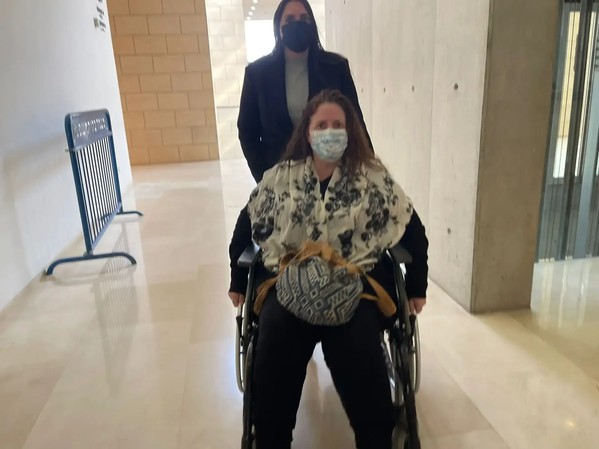 שנה אחרי כתב האישום: פשיטה נוספת על בתי החשודים בזיוף צוואות והשתלטות על נכסי קשישים