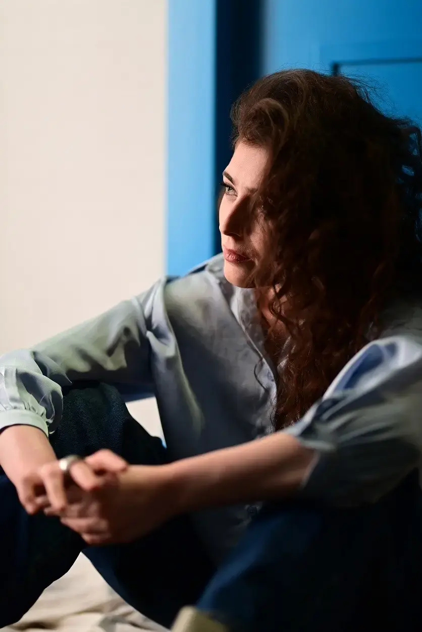 "עכשיו אני בסדר, לא יכולתי לשתף": השיר החושפני של רוני דלומי