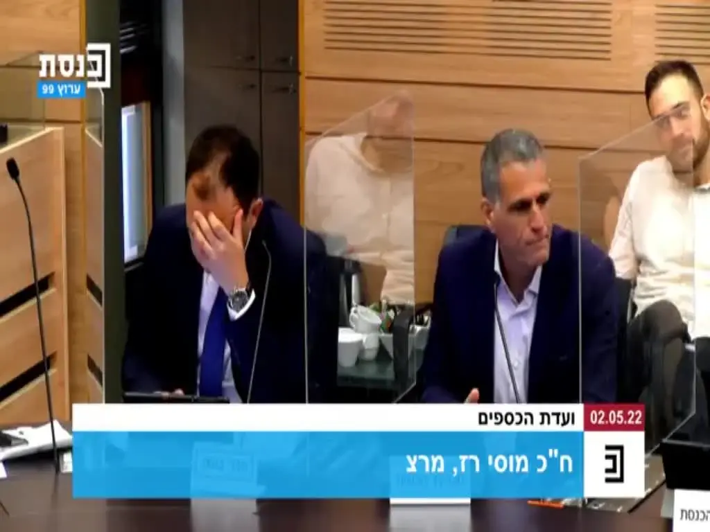 תמורת 8,000 שקלים: הנאשם הצטייד בסכין וגז פלפל, והגיע לביתו של חבר הכנסת לשעבר