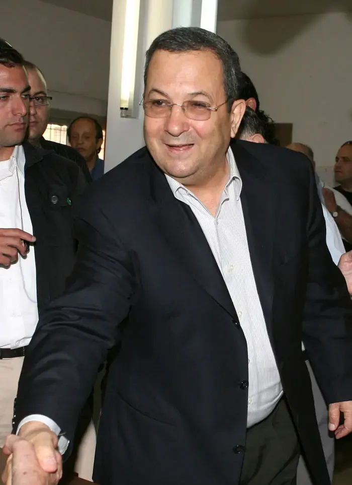בתקשורת ברק כבר ניצח