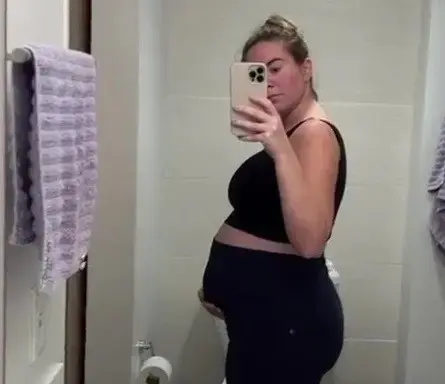 אם גילתה שתאלץ ללדת את בתה הבכורה פעמיים בהפרש של 14 שבועות