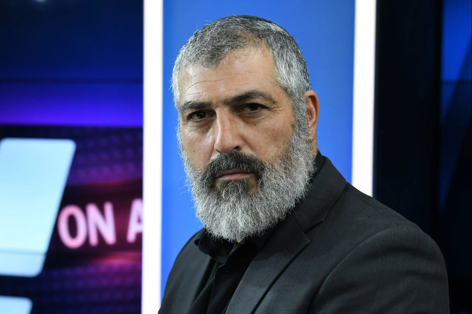 "שתולה" של צביקה יחזקאלי היא טלוויזיה משובחת, אבל קצת על חשבון האמת