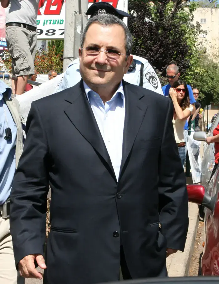 אילון: כן להתחדשות, ברק: אני עדיף במלחמה