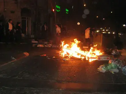 המחאה מחריפה: מטען דמה נגד המצעד