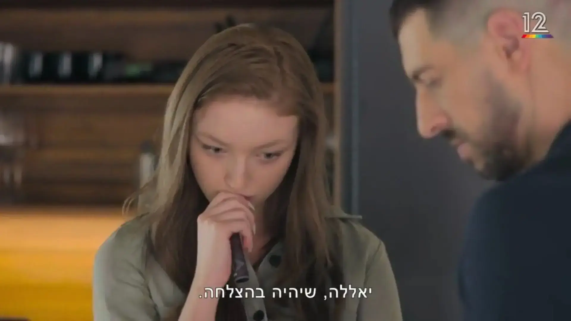 החשיפה של חיים אתגר על נוכל הטינדר לא טובה, ובכל זאת קשה להוריד את העיניים