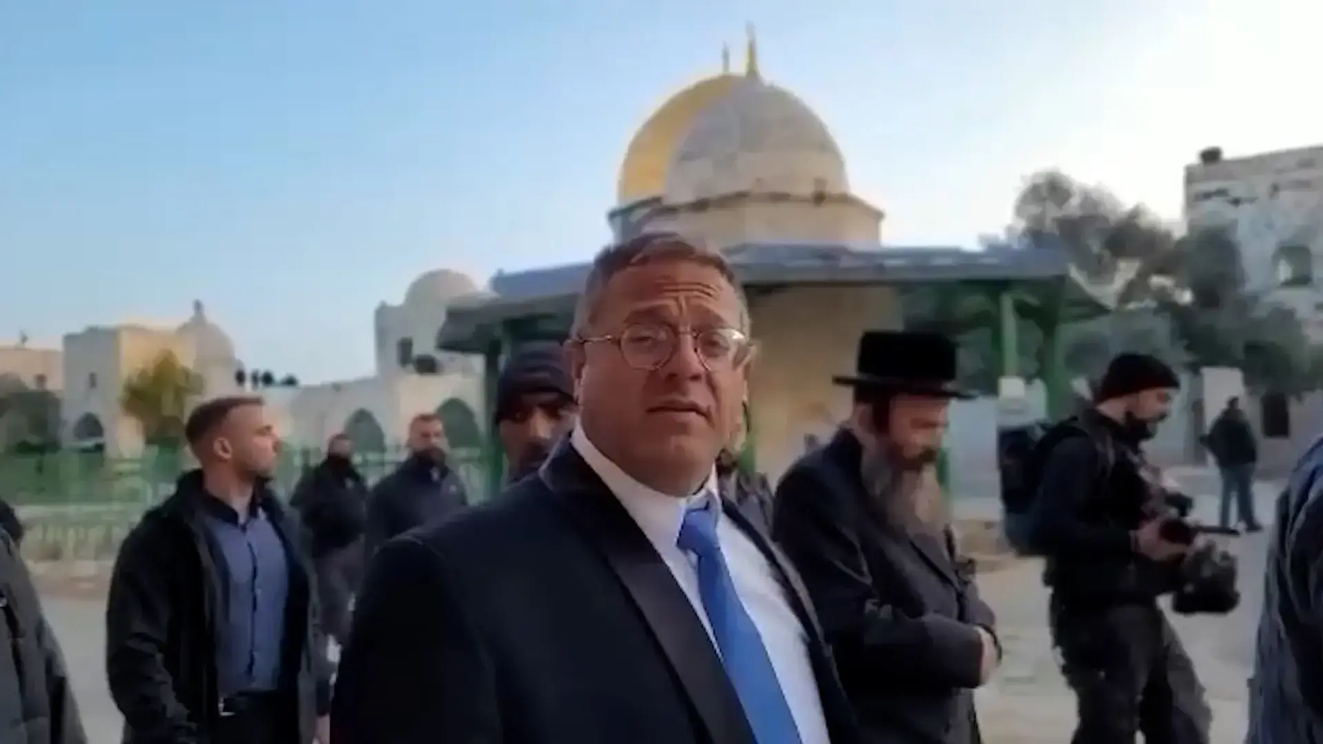 גם כשר בכיר שמתראיין אצל יונית, בן גביר הוא לא יותר מילד נעלב שבא לעשות דווקא