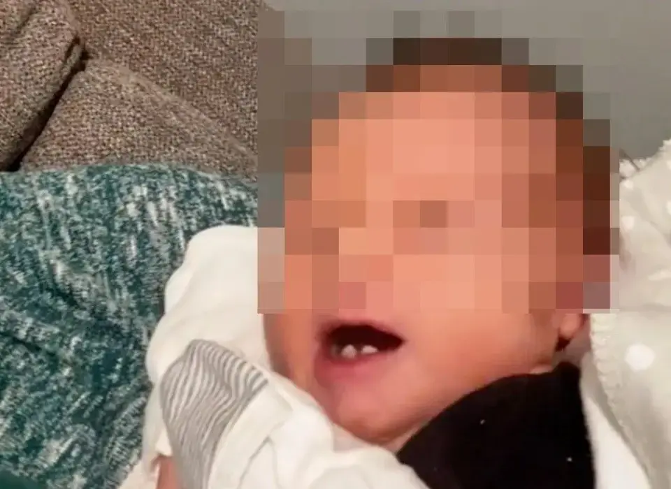 "התינוק שלי נולד עם שיניים, צוות בית החולים לא האמין למראה עיניו"