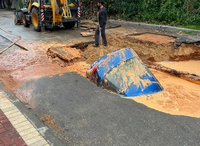 בעקבות בולען שנפער בכביש: מקטע ברחוב אבן גבירול בת"א נסגר ליממה, צפויים עומסים