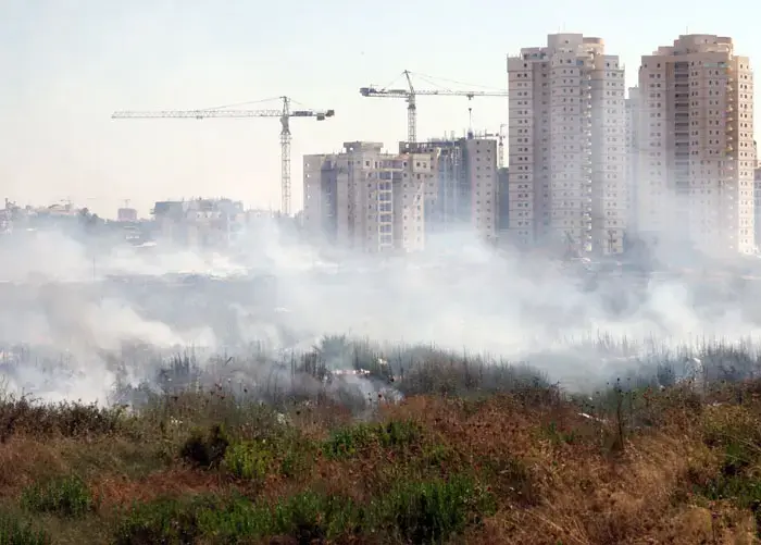 שריפה בשדה משה: התושבים הורשו לצאת מהבתים