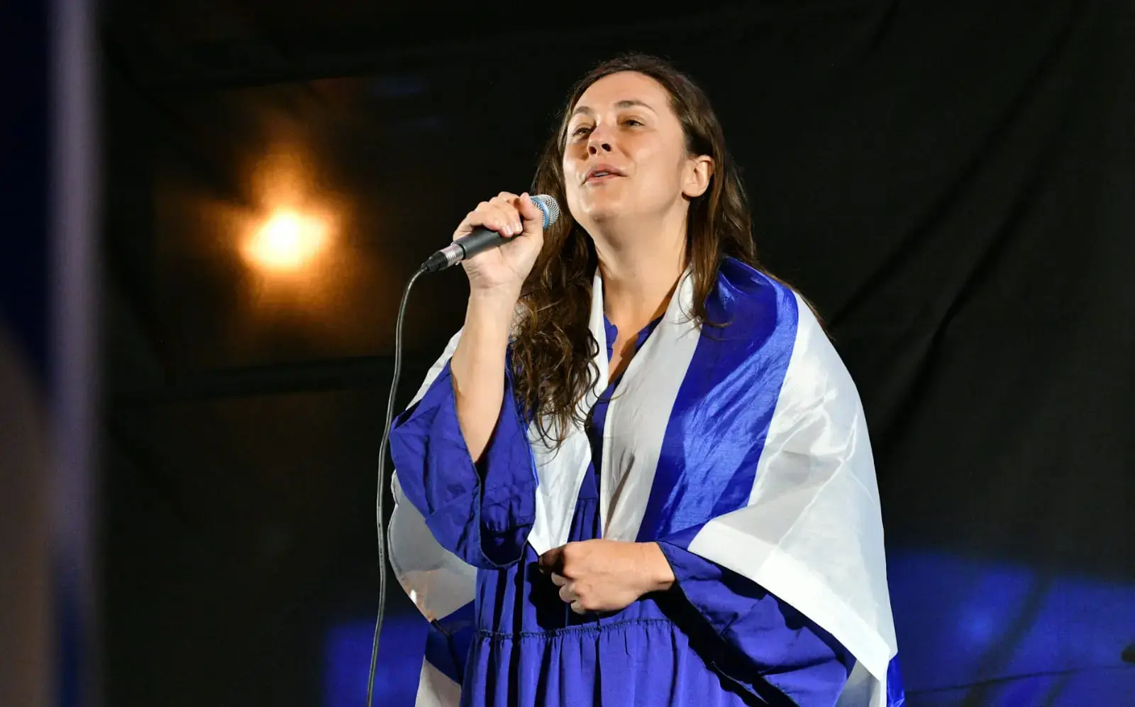 "רק את נשארת אותו דבר": קרן פלס ומירי מסיקה שרות ליונת, שנרצחה בבארי