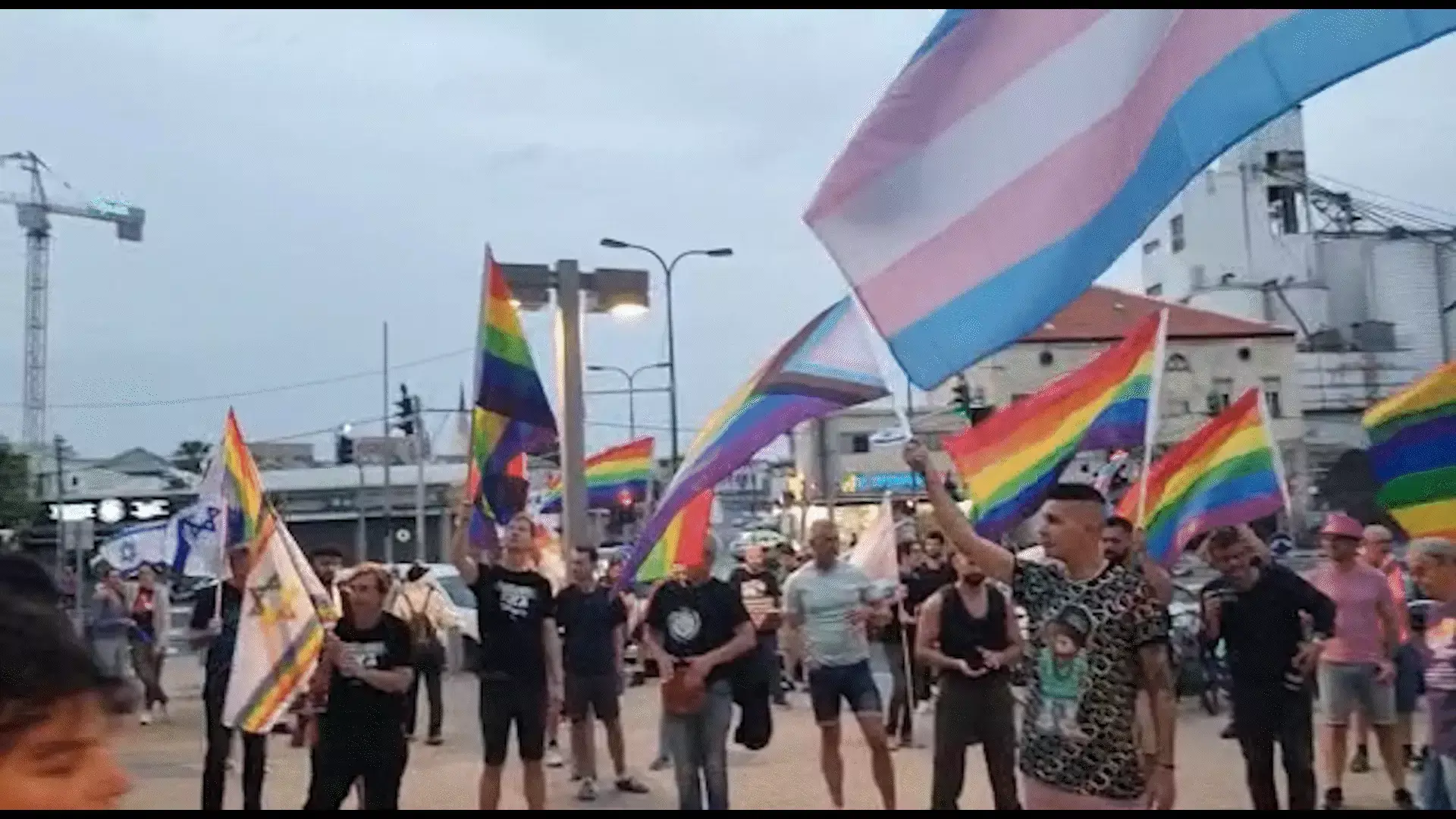 "אשמים בשואה": חוברות הסתה נגד קהילת הלהט"ב הופצו בבית ספר בתל אביב
