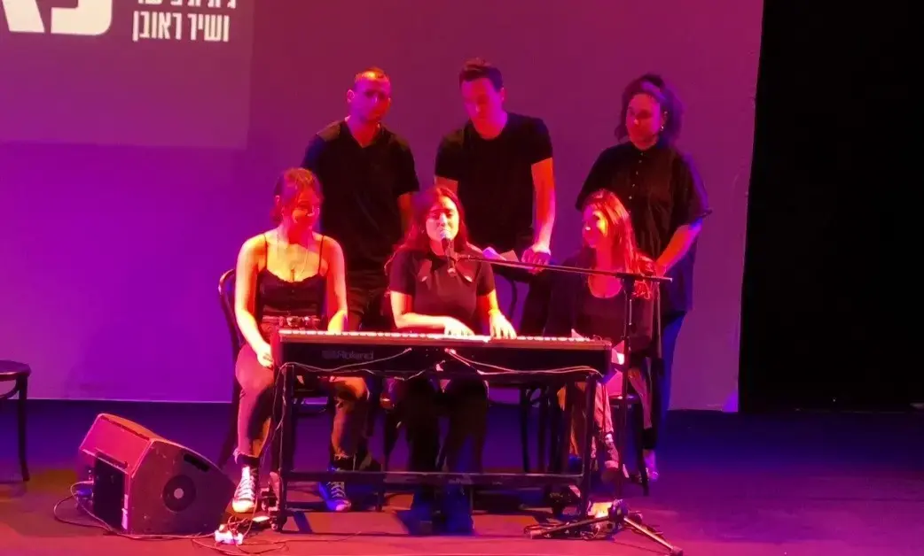 החלק השני של "מלאכים באמריקה", "איש הגשם" ו"אוון הנסן היקר": ההצגות החדשות של הקאמרי