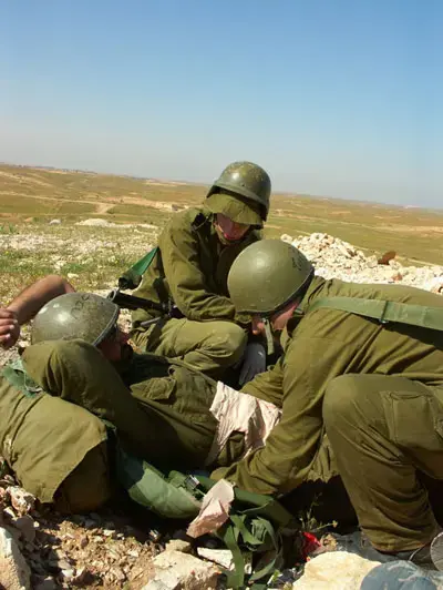 "החיילים השחיתו קברים וכלאו ילדים"