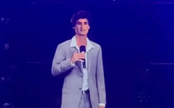 צפו: אווטאר בינה מלאכותית של זוהר ארגוב מבצע את "בית משוגעים" של רן דנקר