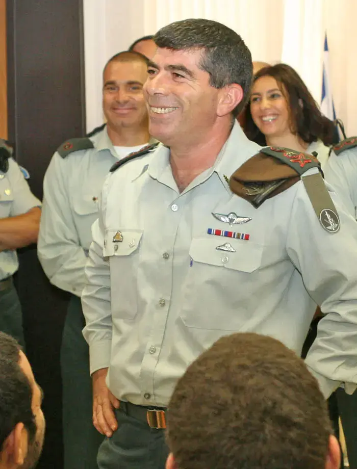 המטכ"ל יקבע: צה"ל ירוק או כחול