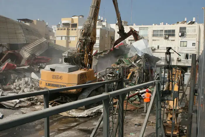 אולם אוסישקין נהרס