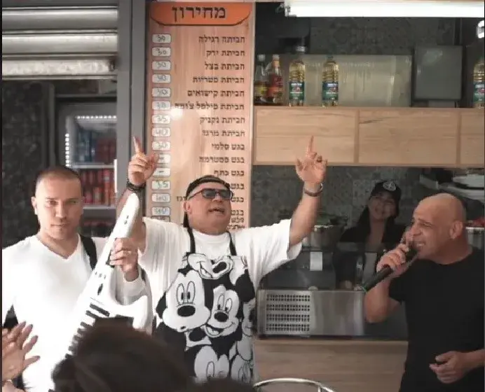 מסעדה בנתניה הוציאה שיר - והוא הפך ללהיט מטורף בטיקטוק