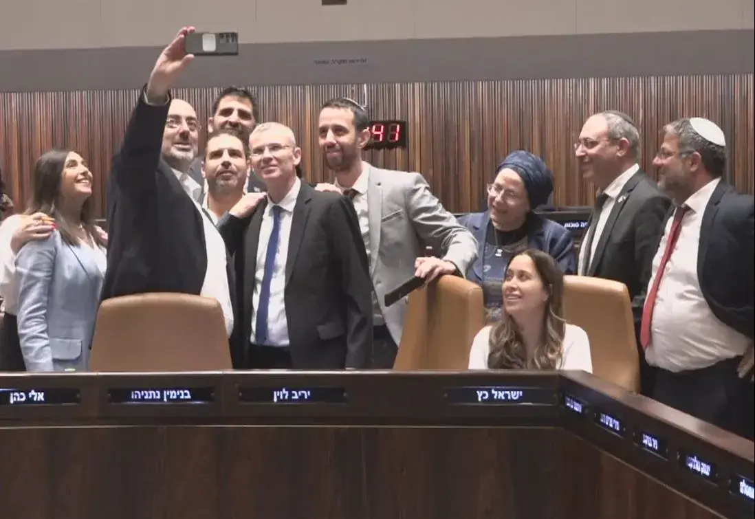 במקום הבטחות ריקות: כך "מגה-חוק" יכול לתקן את נזקי הקואליציה