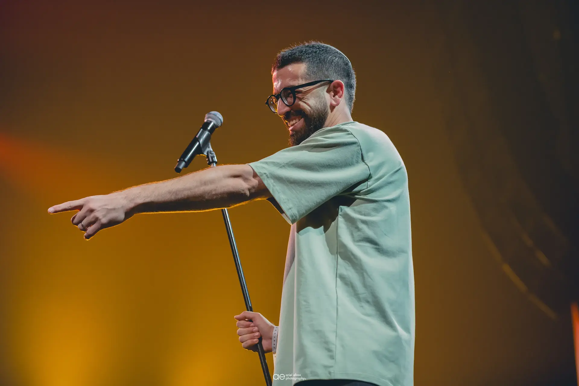 "הנביאים חזו לך אחרת, מישהו נרדם במשמרת": השיר החדש והמצמרר של חנן בן ארי