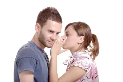 אני כאן בגלל אישתי