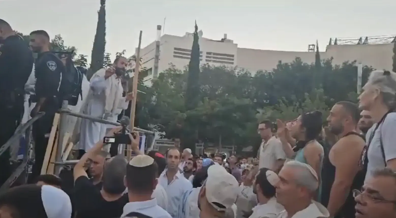"המהלכים שנעשים בכנסת מפחידים": נשיא אוניברסיטת ת"א מבהיר - לא תהיה הפרדה מגדרית