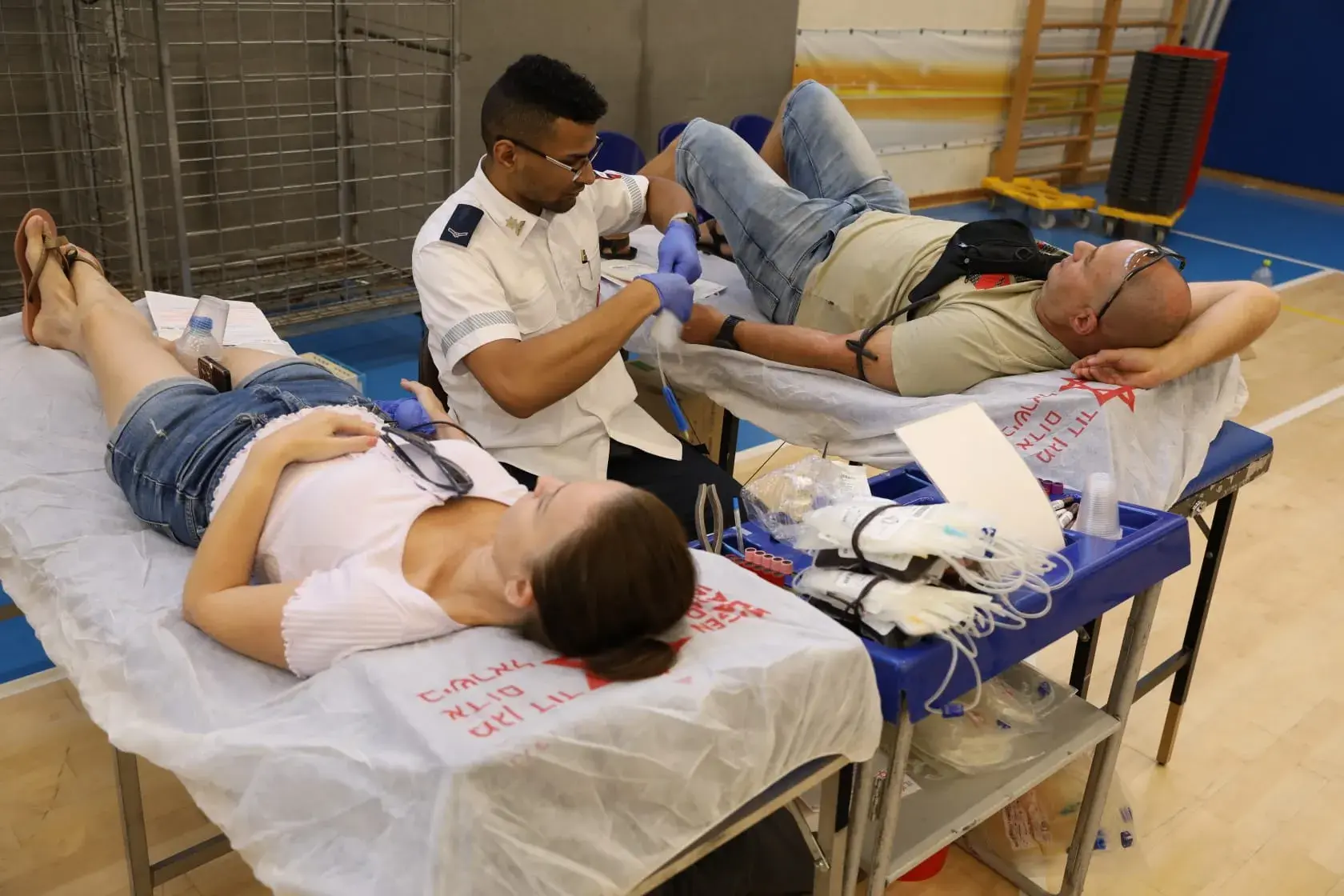 רופאה מסבירה: מה באמת קורה לגוף אחרי שתורמים דם?