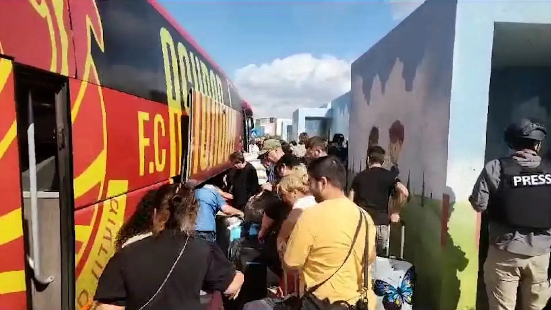 זאת לא סתם כתבה על בת מצווה. זה הסיפור של העוטף בקליפת אגוז