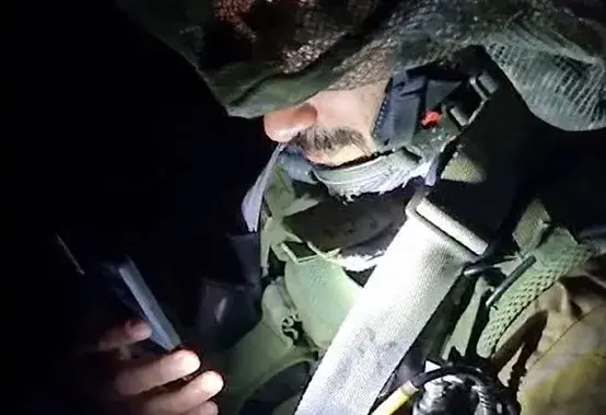 צפו: בשידור וידאו חי בטלפון - הבעל שנלחם בדרום ליווה את אשתו בלידה