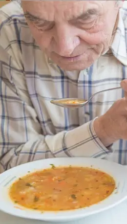 יובש בפה בגיל השלישי: התופעה שמשפיעה יותר ממה שחושבים