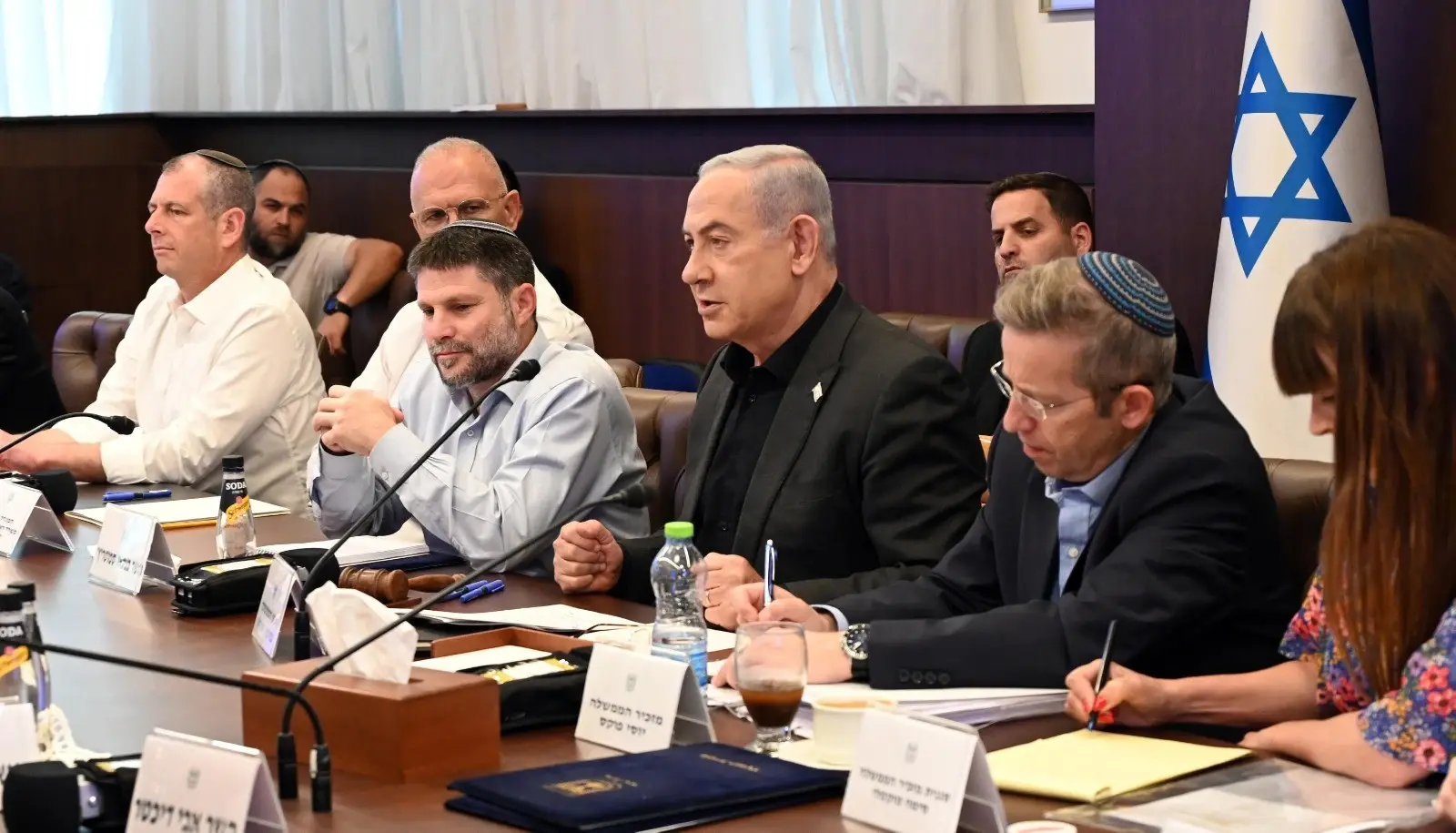 "האפס המושלם קרע לנו את העם": שיר המחאה שהפך ללהיט ברשתות