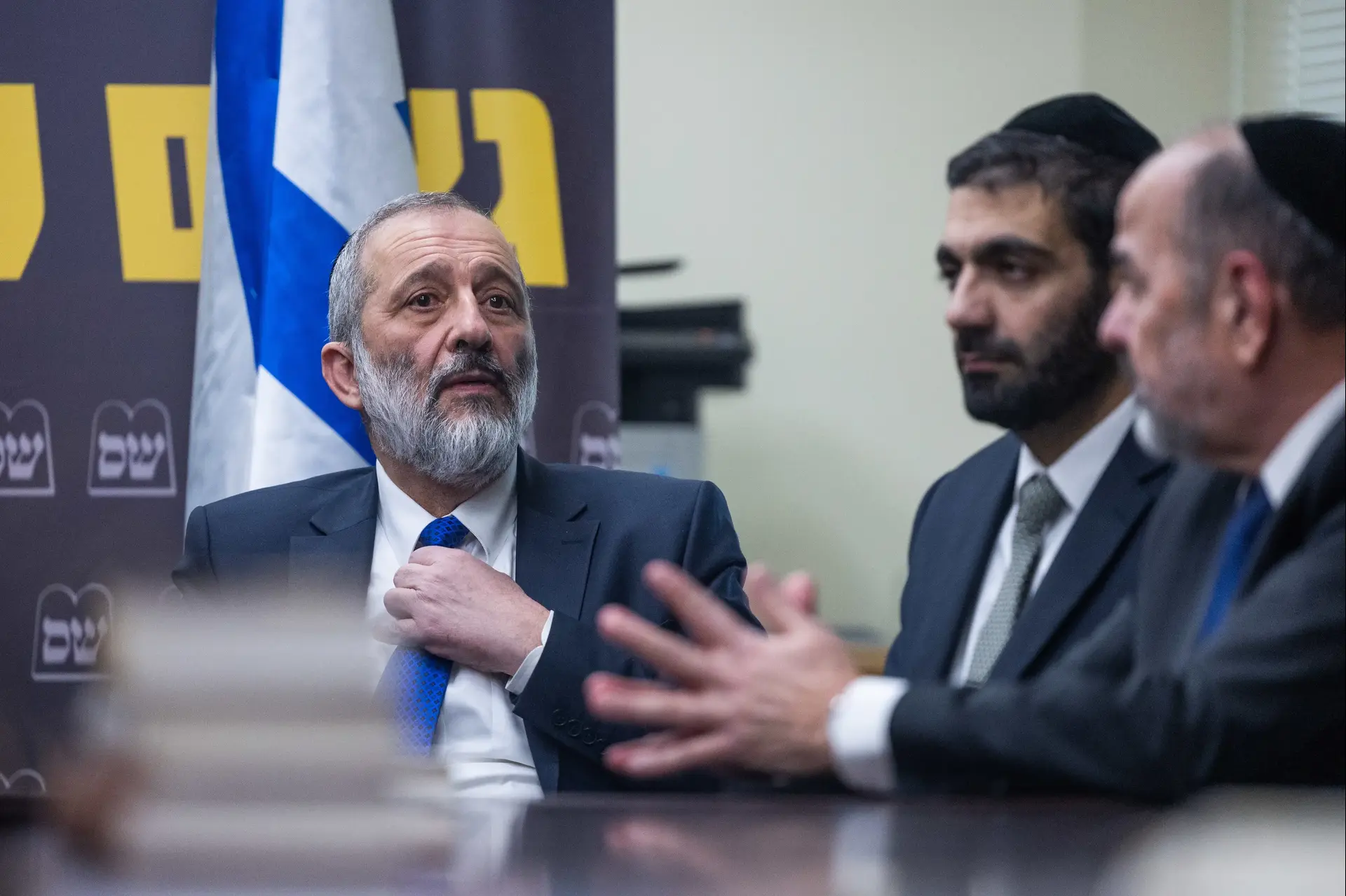 המהפכה המזרחית השיגה את מטרתה: חיבוק מהאשכנזי שמרדה בו