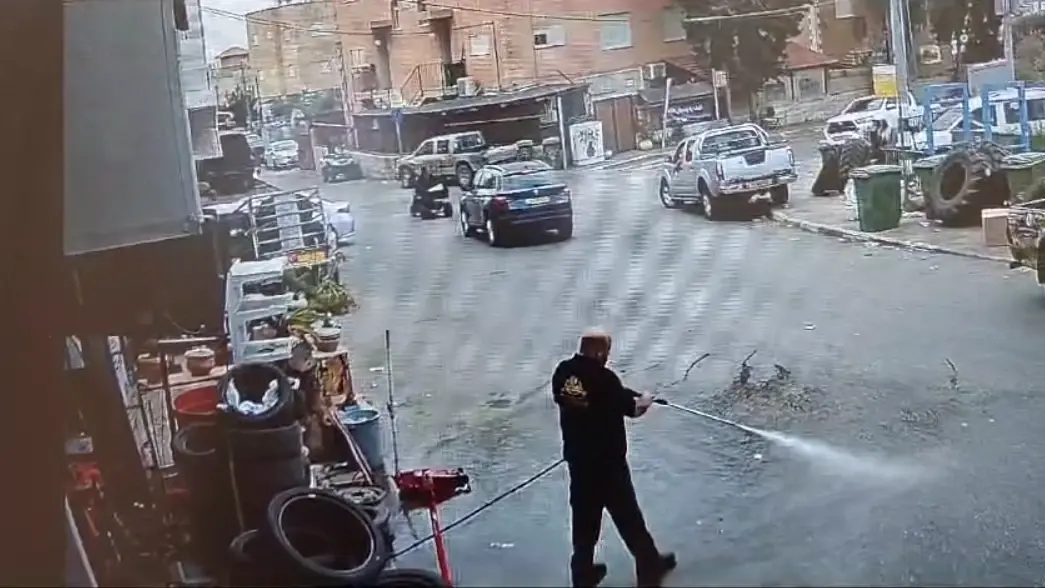 גבר בן 57 התחשמל למוות ביבנה; המשטרה בוחנת את נסיבות התאונה