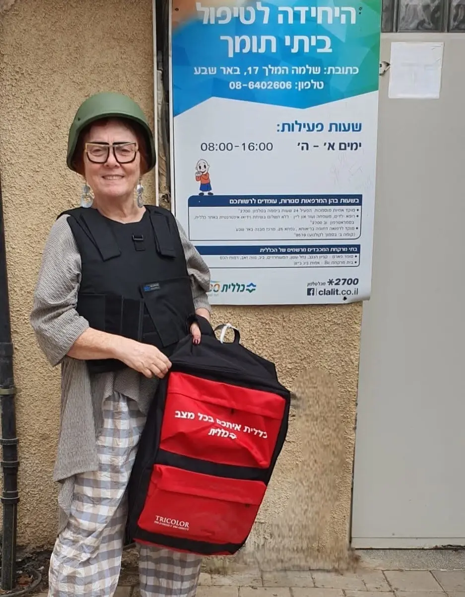 הם השאירו הכול מאחור כדי לטפל בפצועים. מה המחיר שהם שילמו?