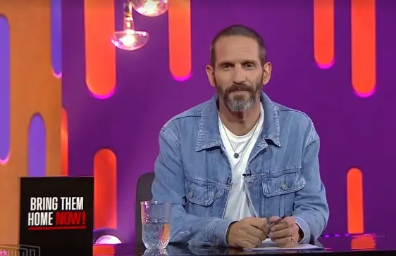 בדיוק ככה: ברגע כל כך מבלבל, גורי אלפי הפך ב"מה שאפשר" את כל הקלישאות על הראש