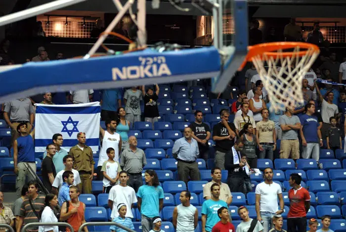 ישראל תשס"ט: צעירה, נשית ורווקה