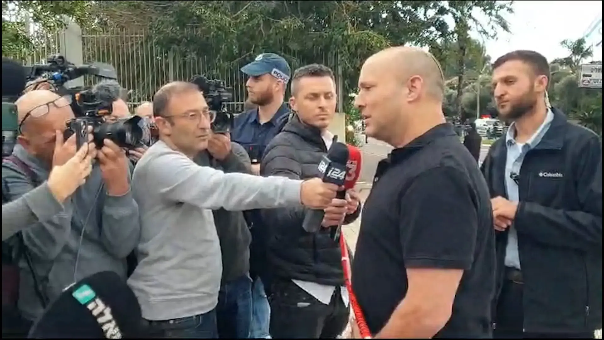 במקום להלל את בנט, תשאלו אותו שאלה אחת פשוטה