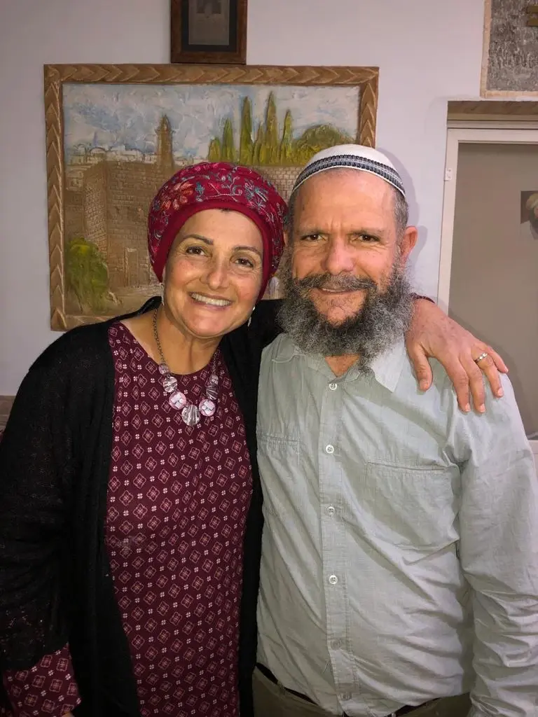 תמר ואליהו גידלו 175 ילדי אומנה ב-15 שנה. זה הסיפור שלהם